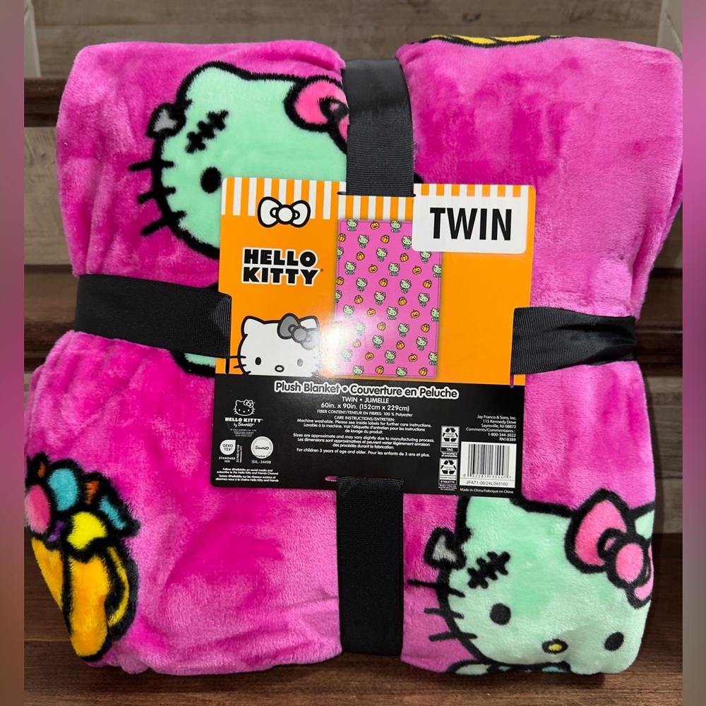 Super Cute 🥰 Hello Kitty Halloween Frankenstein Hot Pink Plush Twin Blanket